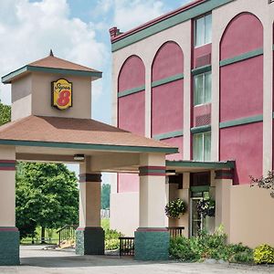 Super 8 By Wyndham Erie/I 90